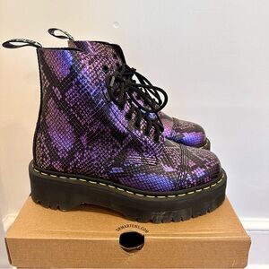 NEW IN BOX Dr. Martens Sinclair Boots Women’s Size 8 Purple Snakeskin